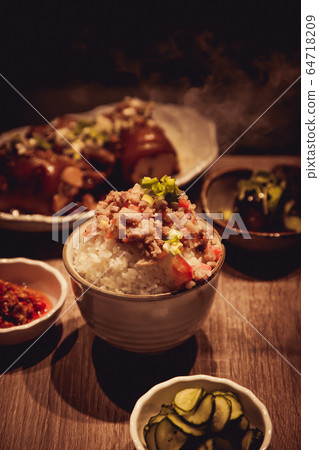 台灣滷肉飯 台灣滷肉飯 64718209