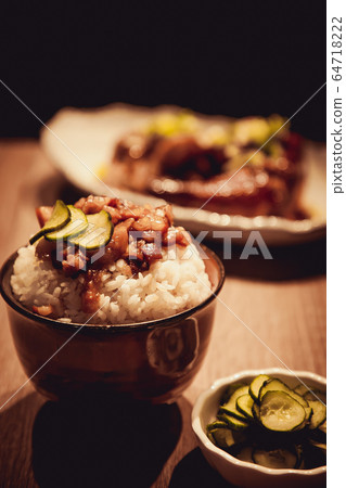 台灣滷肉飯 台灣滷肉飯 64718222