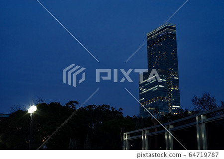 從大阪天王寺公園看到的阿倍野遙 從大阪天王寺公園看到的阿倍野遙 64719787