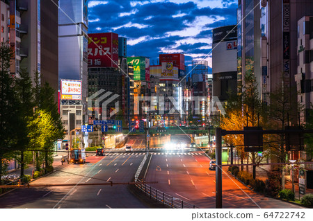 <Tokyo> Kabukicho, where the people disappeared, Tokyo in a self-restraining mood <Tokyo> Kabukicho, where the people disappeared, Tokyo in a self-restraining mood 64722742