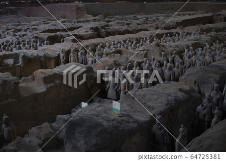 Terracotta Warrior Army in Pit 1 Exhibition with more than 6,000 warriors and horses, Lintong, Xi'an, Shaanxi, China Terracotta Warrior Army in Pit 1 Exhibition with more than 6,000 warriors and horses, Lintong, Xi'an, Shaanxi, China 64725381