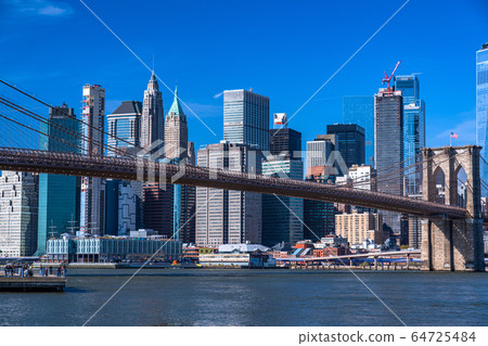 New York Manhattan Skyscrapers and Brooklyn Bridge 64725484
