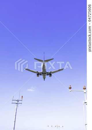 著陸飛機波音737-500 著陸飛機波音737-500 64725606