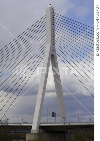 三原橋的主塔。 64731737