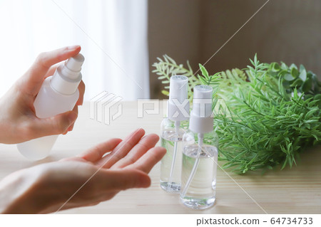 Alcohol disinfection spray 64734733