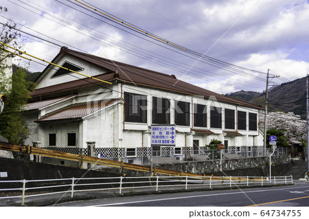 Niimi Gotencho Niimi Shisei Elementary School Niimi City, Okayama Prefecture 64734755