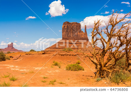 Monument Valley on the border between Arizona and Monument Valley on the border between Arizona and 64736808