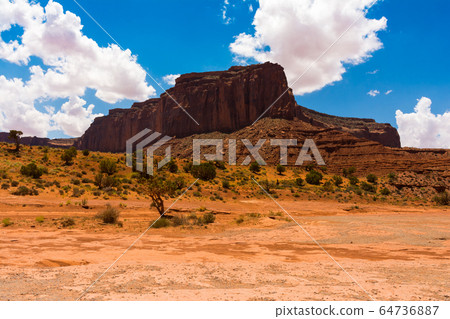 Monument Valley on the border between Arizona and 64736887