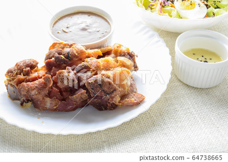 Deep fried pork knuckle with mushroom gravy 64738665