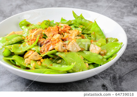 Stir Fry Snow Peas with Vietnamese Grilled Pork Stir Fry Snow Peas with Vietnamese Grilled Pork 64739018