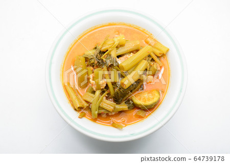 Red Curry with Pork Belly and Water Spinach (Gang Red Curry with Pork Belly and Water Spinach (Gang 64739178