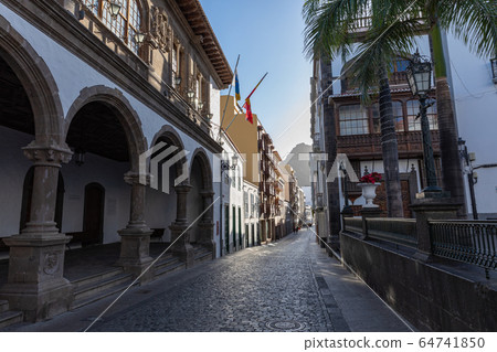 Traditional architecture at Santa Cruz - capital 64741850