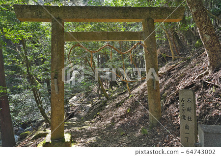 [川上山若宮八man神社（三木瀑布）]三重縣津市三杉町川上 64743002