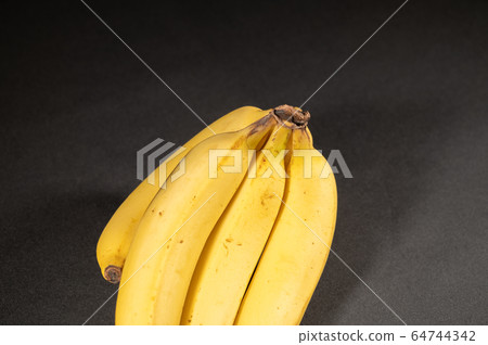 banana 64744342