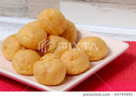 Confectionery Puff cream Baked confectionery Western confectionery Food 64744995