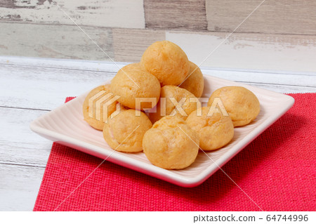 Confectionery Puff cream Baked confectionery Western confectionery Food 64744996