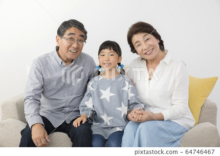 Senior senior couple and grandchildren Senior senior couple and grandchildren 64746467