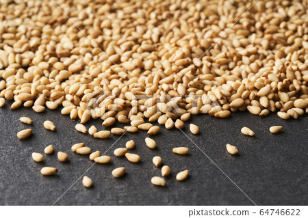 White sesame (black background) 64746622