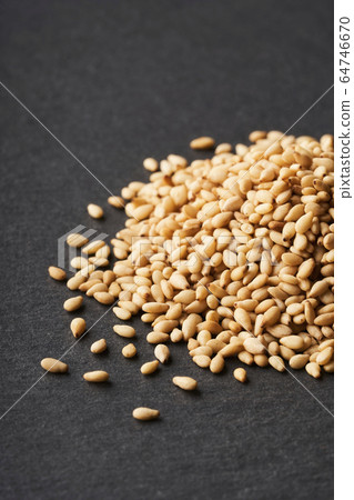 White sesame (black background) White sesame (black background) 64746670