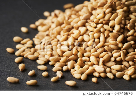 White sesame (black background) 64746676