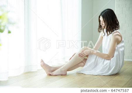 Female beauty beauty body care Female beauty beauty body care 64747587