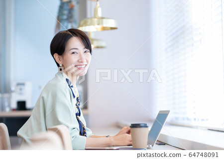 商業女性游牧工人 商業女性游牧工人 64748091