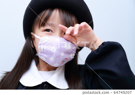 身體狀況不佳(生病女性感冒流感發燒花粉症pm2.5食物中毒黃沙畏寒) 身體狀況不佳(生病女性感冒流感發燒花粉症pm2.5食物中毒黃沙畏寒) 64749207