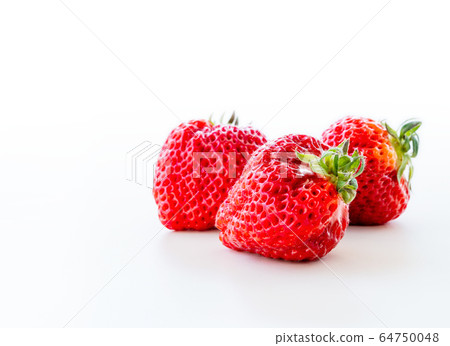 Strawberries (from Niigata) / Strawberries Strawberries (from Niigata) / Strawberries 64750048