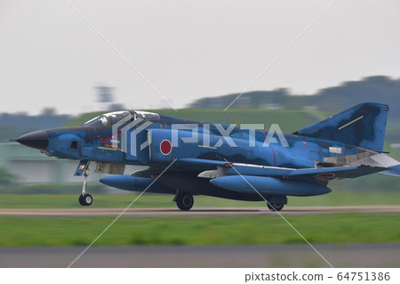 JASDF戰鬥機起飛RF-4E近海迷彩 64751386