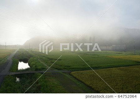 奧巴馬線的窗戶和風景 64752064