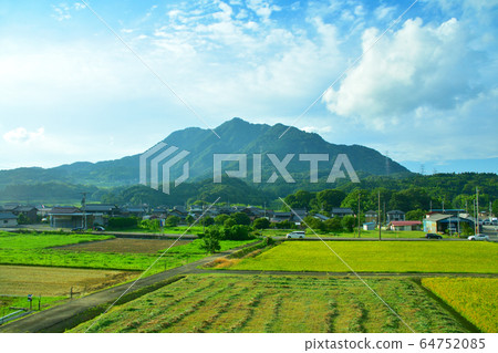 奧巴馬線的窗戶和風景 64752085