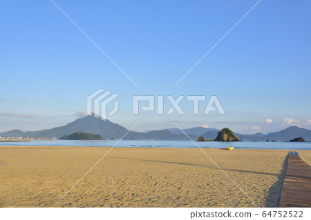 Wakasa Wada beach scenery 64752522
