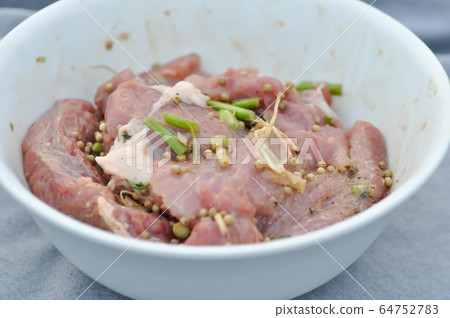 raw pork or sliced pork 64752783