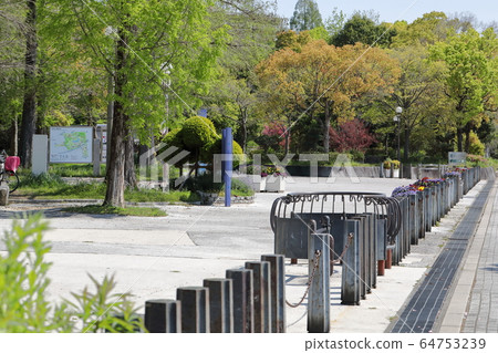 Flower Expo Memorial Park Tsurumi Ryokuchi (Central Exit) Flower Expo Memorial Park Tsurumi Ryokuchi (Central Exit) 64753239
