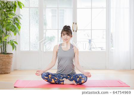女瑜伽健身之家 女瑜伽健身之家 64754969