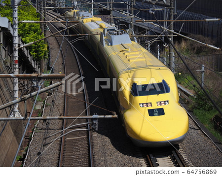 Doctor Yellow, near Ishiyama, Otsu City 64756869