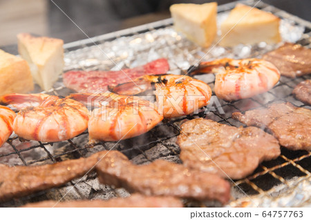 Seafood barbecue 64757763