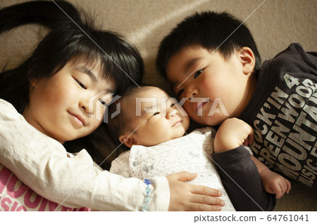 Three siblings Three siblings 64761041