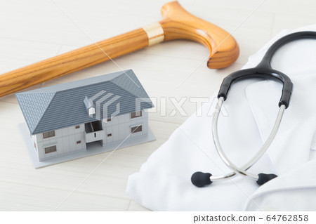 Medical treatment for the elderly 64762858