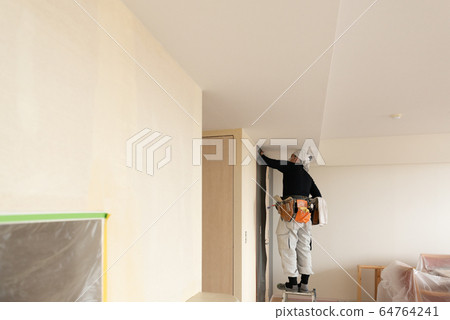 Craftsman who does interior work Craftsman who does interior work 64764241
