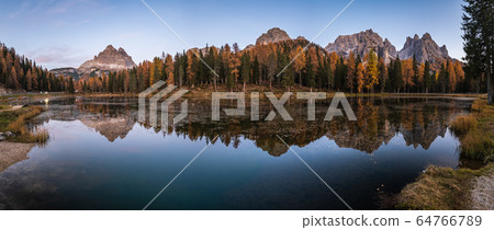 Beautiful autumn evening Lake Antorno and Three Beautiful autumn evening Lake Antorno and Three 64766789