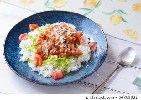 Taco rice Taco rice 64769032
