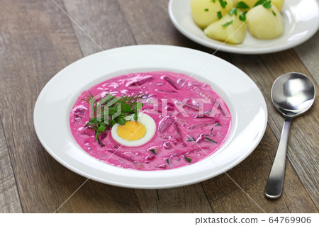 Beetroot soup Beetroot soup 64769906