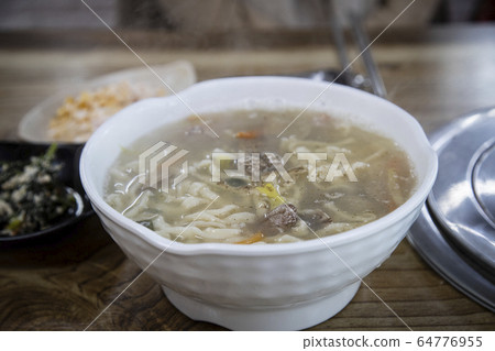 西蘭花咖哩面 64776955
