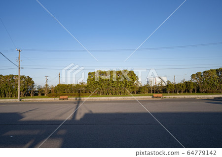 圖庫照片：板凳對稱 64779142
