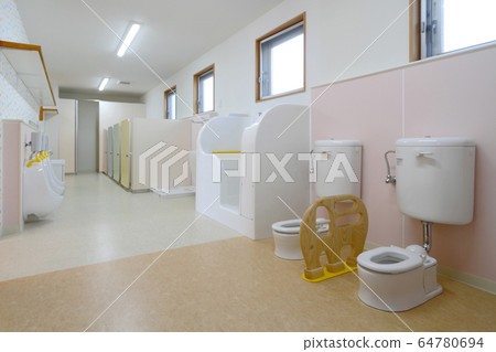 嬰兒廁所 64780694