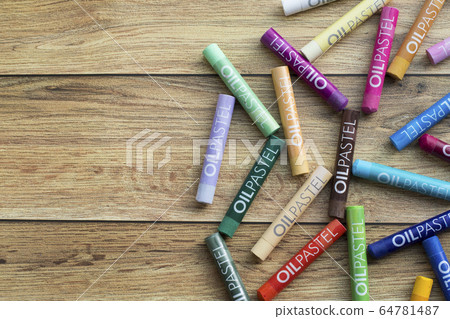 Crayons Crayons 64781487