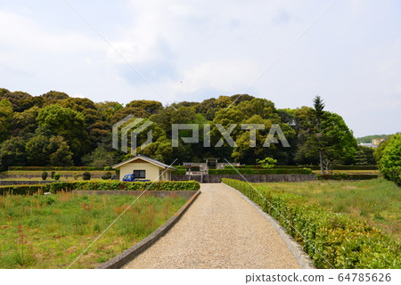 Tomb of Emperor Takeru 64785626