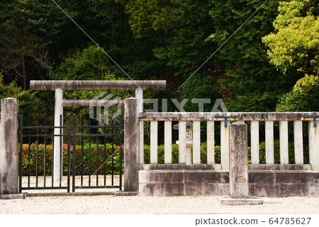 Tomb of Emperor Takeru 64785627