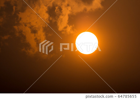 Sun in Smoke and Pollution Haze of Chiangmai Sun in Smoke and Pollution Haze of Chiangmai 64785655